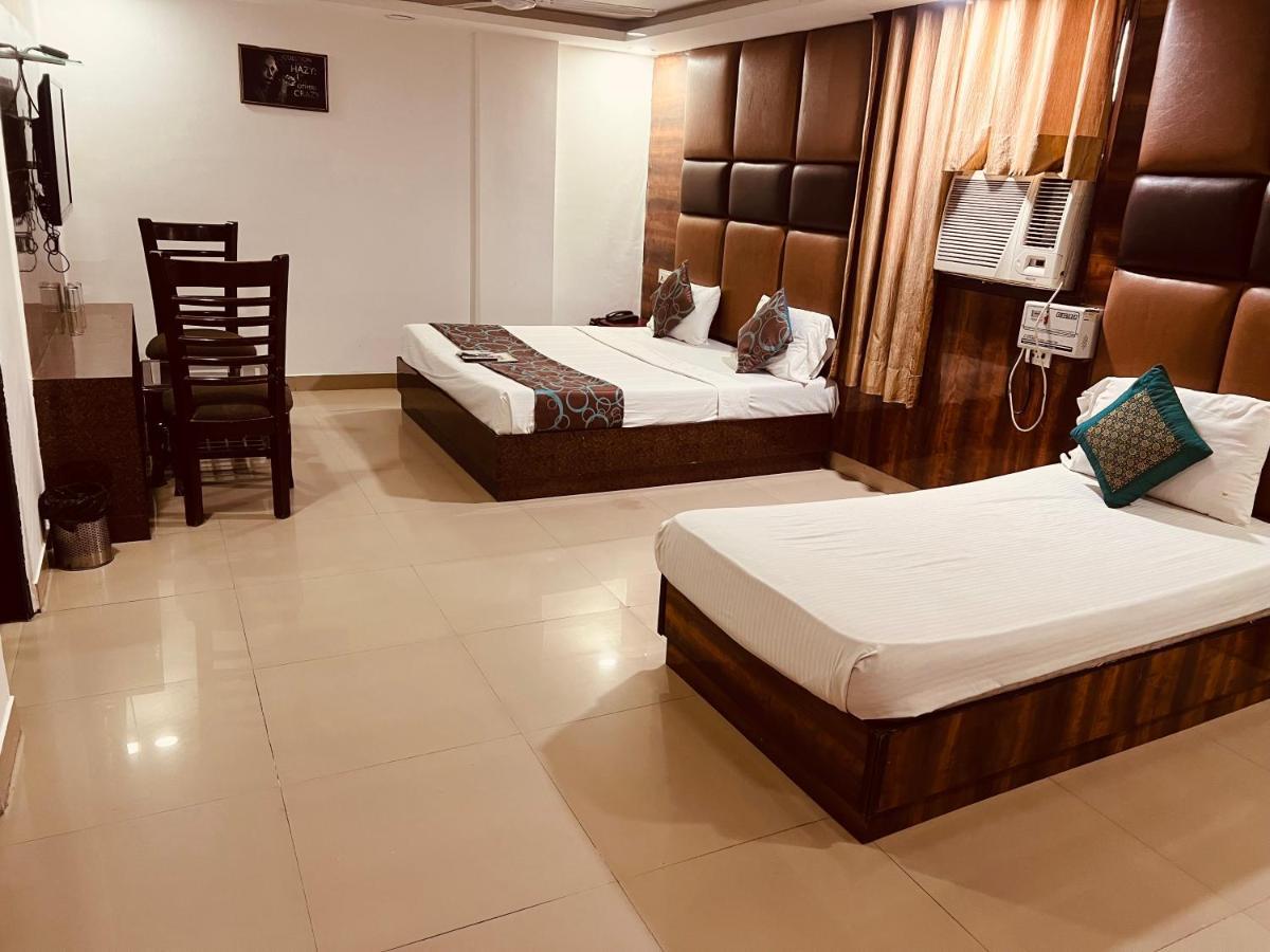 Cozy Cave Delhi Aiport